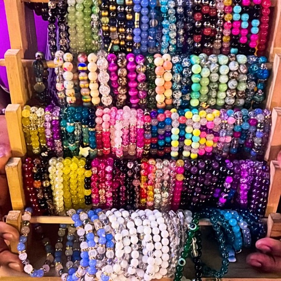 5 for $25 vibrant stylish bracelets - Picture 3 of 4